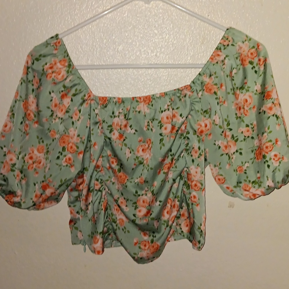 Jon & Anna contemporary crop blouse